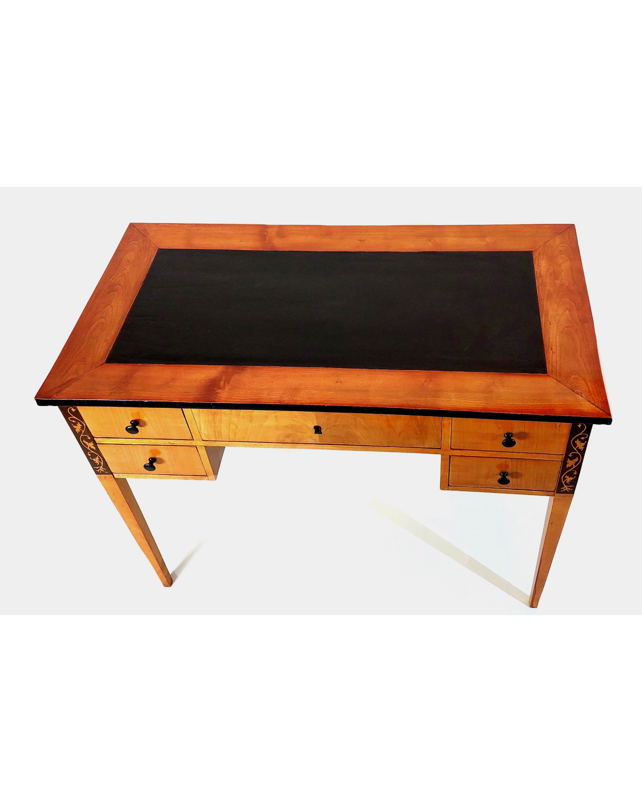 Kleiner Schreibtisch – Bild 2